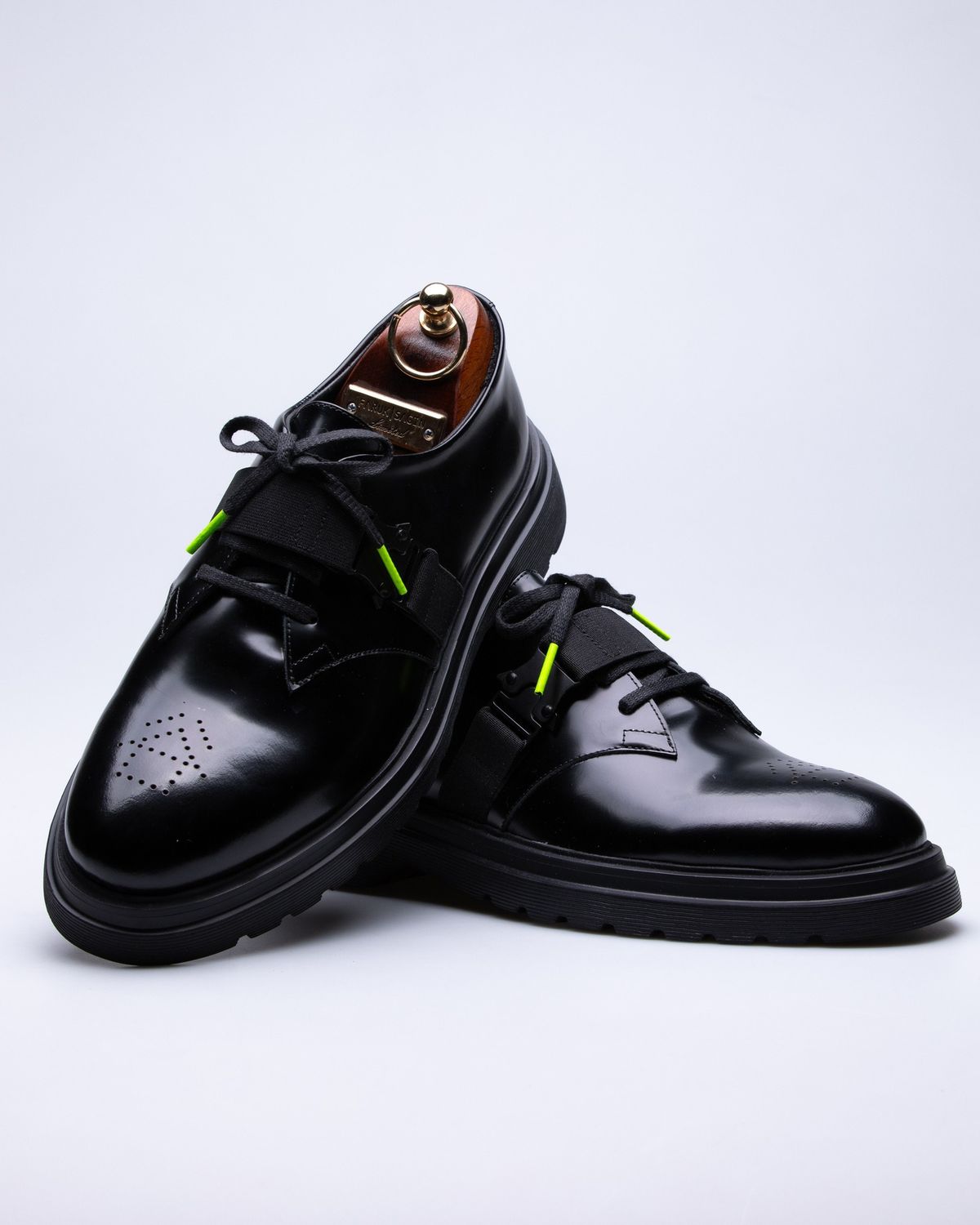 Derbies "Neo-Classic" – Cuir Noir & Détails Techniques