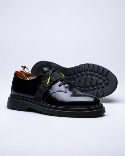 Derbies "Neo-Classic" – Cuir Noir & Détails Techniques